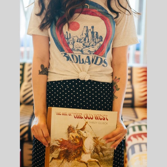Badlands Tee NWT - Picture 1 of 4
